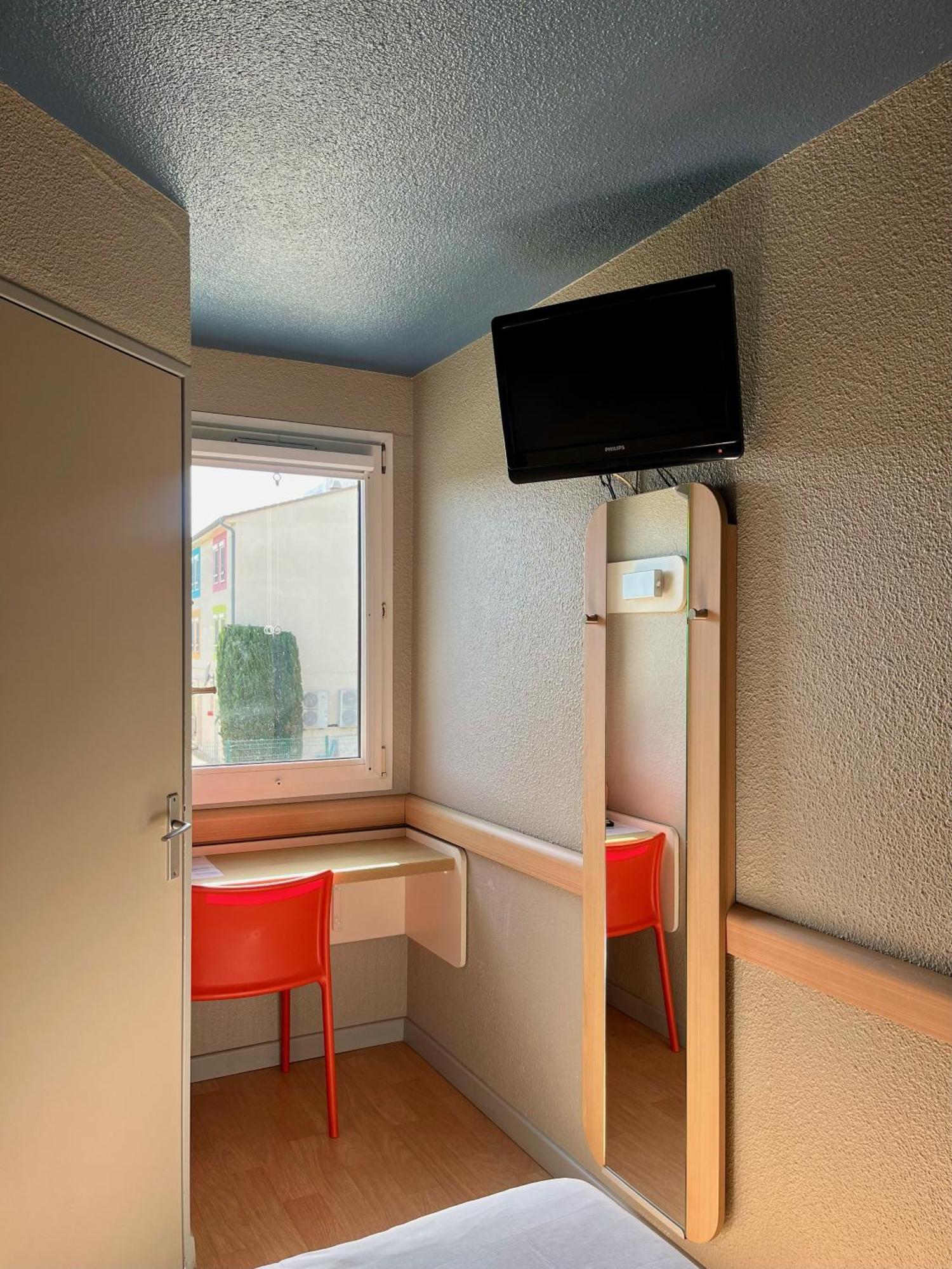 Ibis Budget Arles Sud Fourchon Exterior foto